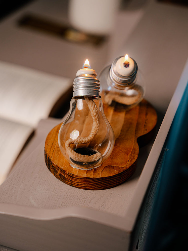 Bulb Oil Lamp - circles.